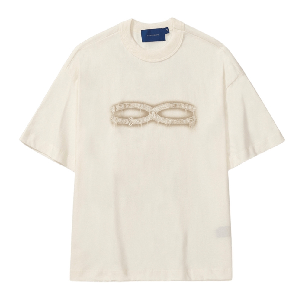 Camiseta QC - Arqueólogos Boxy - Off-white